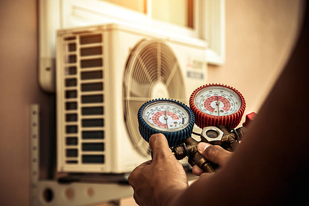 Professional Air Conditioning Service technician working in Snoqualmie, WA